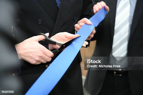 Lançamento De Negócios - Fotografias de stock e mais imagens de Cortar a Fita - Cortar a Fita, Cerimónia de Abertura, Cortar - Atividade