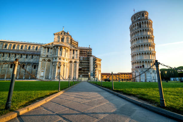 istock Leaning Tower of Pisa in Pisa - Italy 963087924