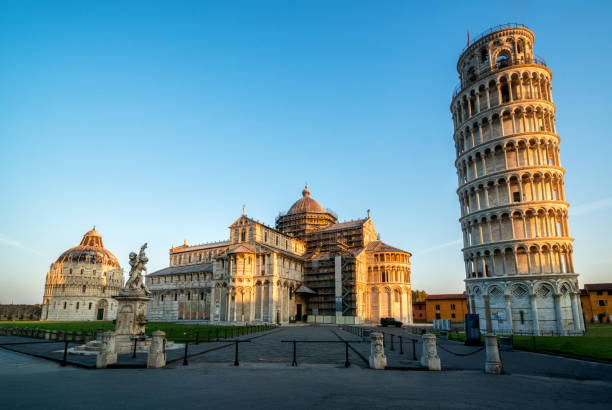 istock Leaning Tower of Pisa in Pisa - Italy 963087930