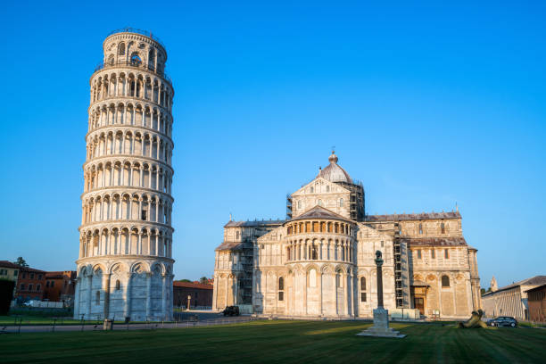 istock Leaning Tower of Pisa in Pisa - Italy 963087940