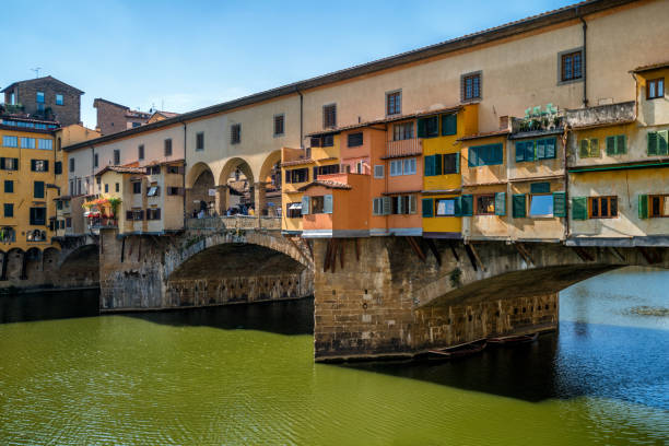 istock Ponte Vecchio Bridge in Florence - Italy 963087942