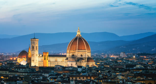 istock Florence Cathedral at Night in Florence - Italy 963088042