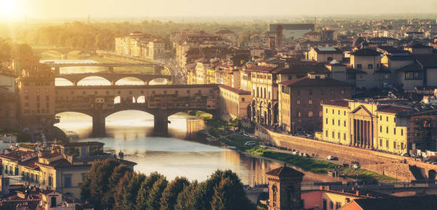 istock Ponte Vecchio Bridge in Florence - Italy 963088070