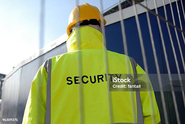 Foto de Homem De Segurança e mais fotos de stock de Ofício de Segurança - Ofício de Segurança, Obra, Sob proteção