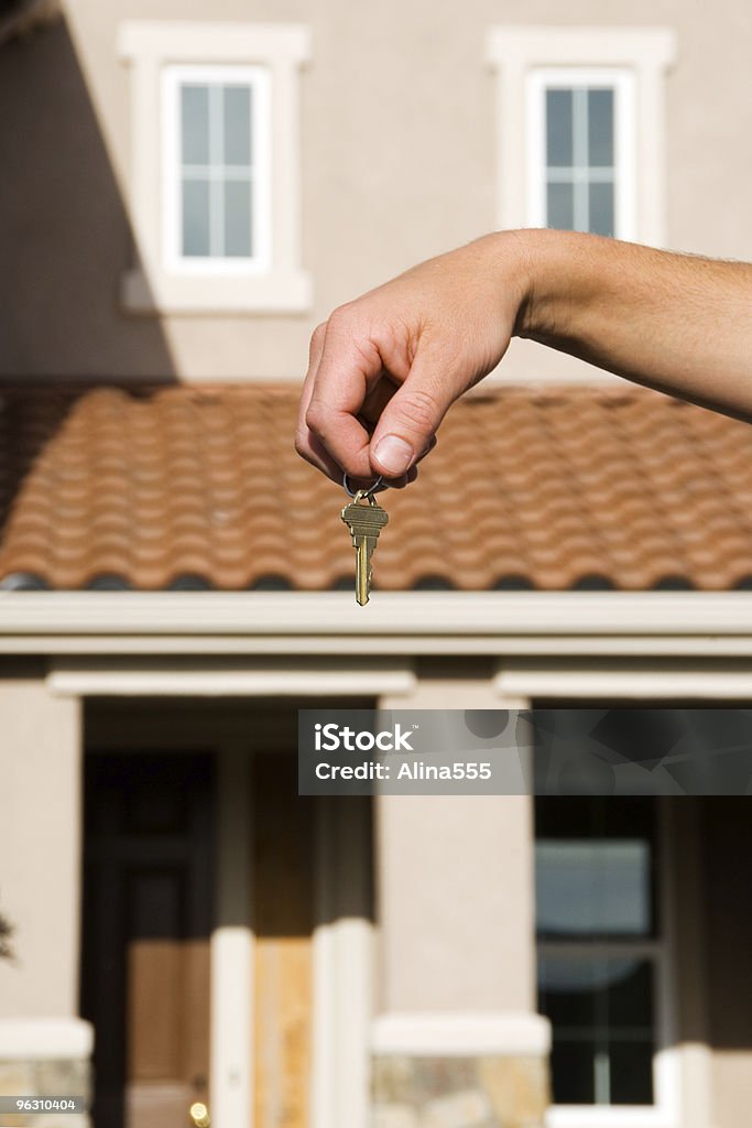 Концепция-недвижимости: Дом и ключей - Стоковые фото For Sale - английское словосочетание роялти-фри