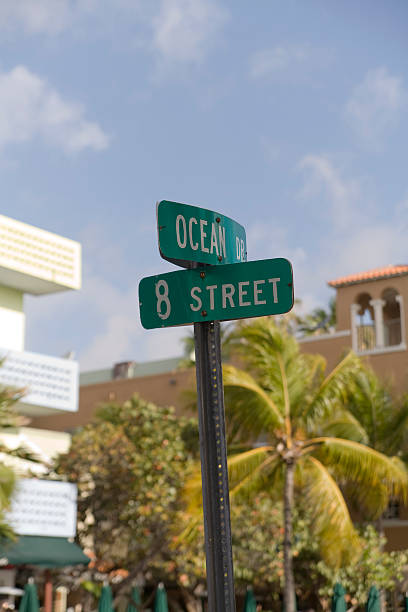 ocean drive & 8° - park central hotel ocean drive miami beach hotel foto e immagini stock