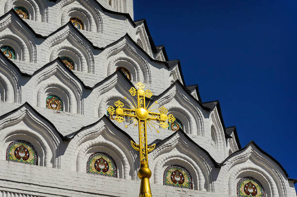 detalle de primer plano de la iglesia del santo pedro de apóstoles y san pablo - rood fotografías e imágenes de stock