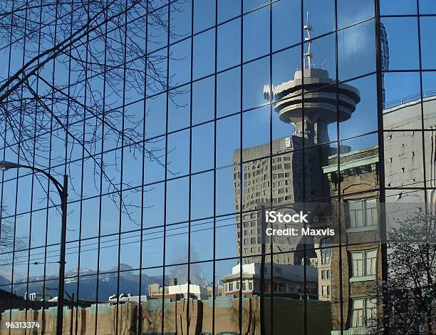 Foto de Reflexo Da Cidade De Vancouver e mais fotos de stock de Alto - Descrição Geral - Alto - Descrição Geral, Antigo, Apartamento