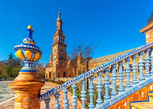 plaza de españa sevilla, españa. - plaza de espana sevilla town square seville fotografías e imágenes de stock