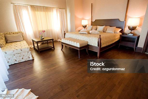 Hotelzimmer Stockfoto und mehr Bilder von Bett - Bett, Dekoration, Doppelbett