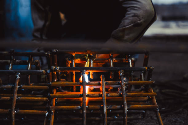 металлическая резка с ацетиленом факелом - foundry propane work tool welder стоковые фото и изображения