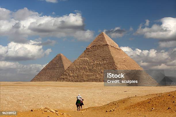 Pirâmides De Gizé - Fotografias de stock e mais imagens de Altocumulus - Altocumulus, Ao Ar Livre, Arqueologia