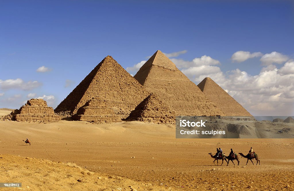 Piramidi d'Egitto - Foto stock royalty-free di Piramide - Struttura edile