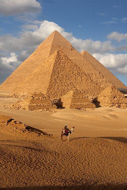 pyramide, ägypten - great pyramid stock-fotos und bilder