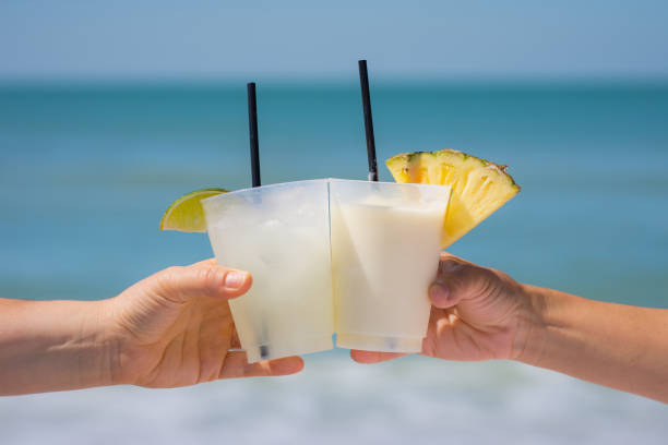 cheers to a beach vacation - margarita cocktail beach fruit imagens e fotografias de stock