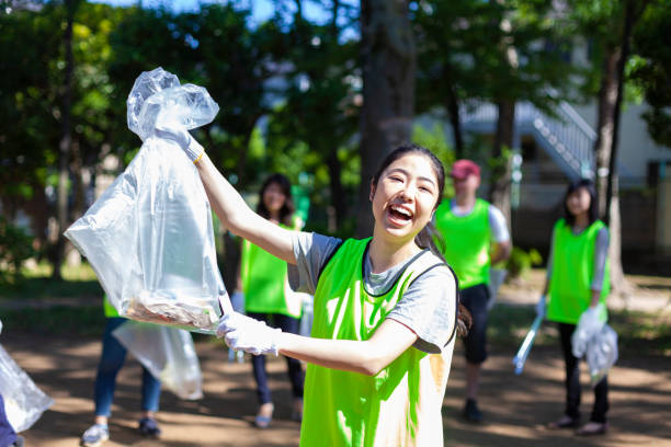공공 공원에서 자원 봉사자의 초상화 - service tokyo prefecture japan space 뉴스 사진 이미지