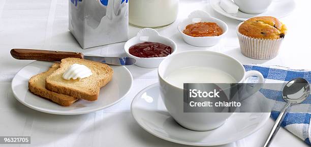 Prima Colazione Continentale - Fotografie stock e altre immagini di Bianco - Bianco, Blu, Bottiglia del latte