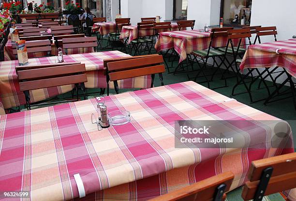 Restauranttische Stockfoto und mehr Bilder von Budapest - Budapest, Coffee Shop, Couchtisch