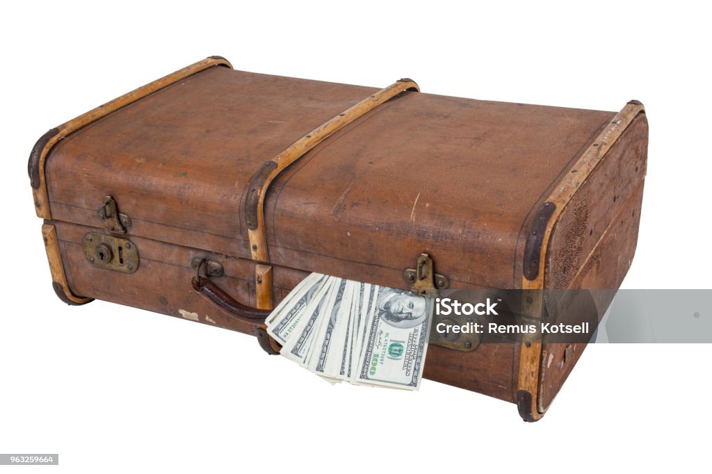 Amerikaanse Honderd Uit Een Oude Koffer Voortvloeiende Stockfoto en meer beelden van Amerikaanse dollar -