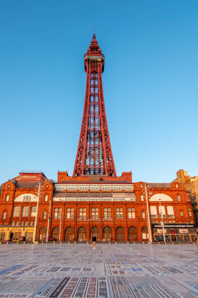 ブラック プール タワー、入口 - blackpool tower ストックフォトと画像