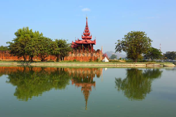 istock Wall of Fort and Hill in Mandalay 963276054