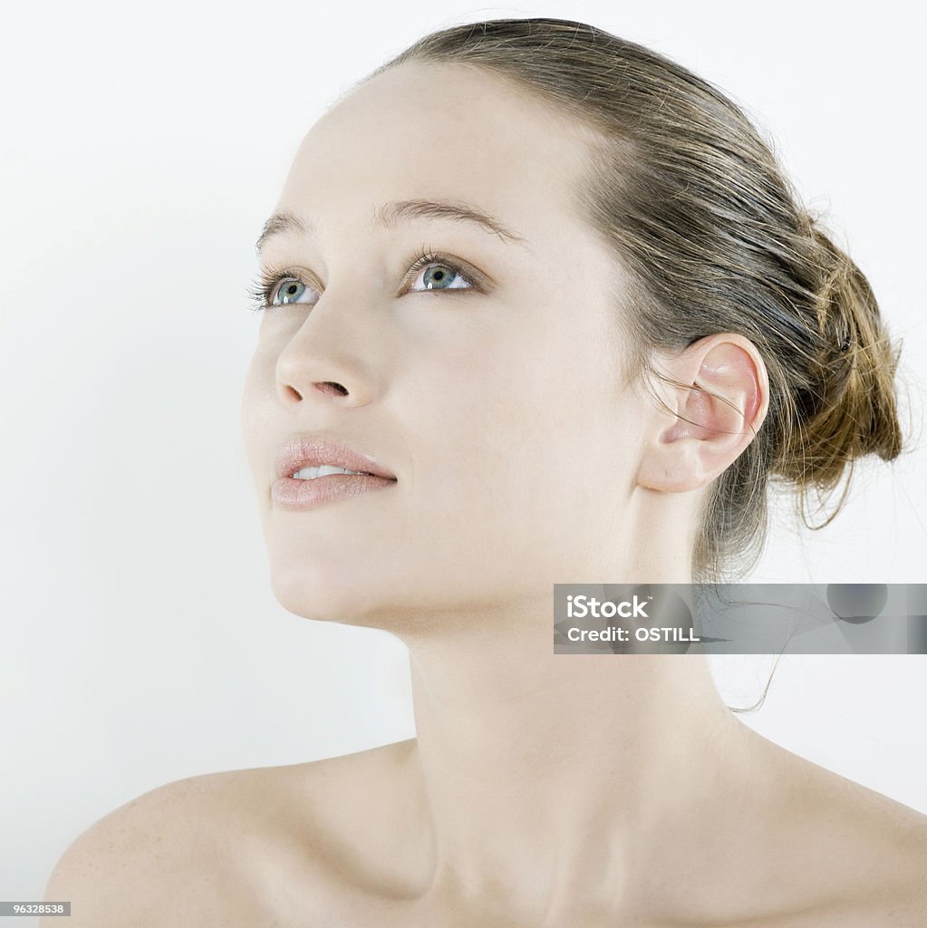 Mujer joven belleza natural Retrato de estudio - Foto de stock de Mujeres libre de derechos