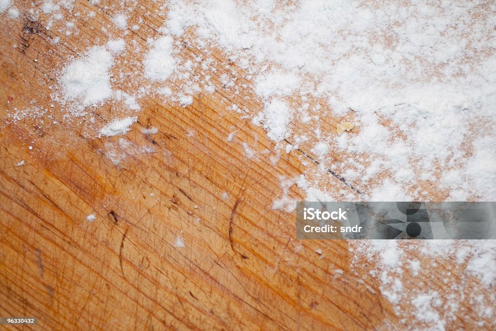 Mehl auf die Küche Bord - Lizenzfrei Mehl Stock-Foto