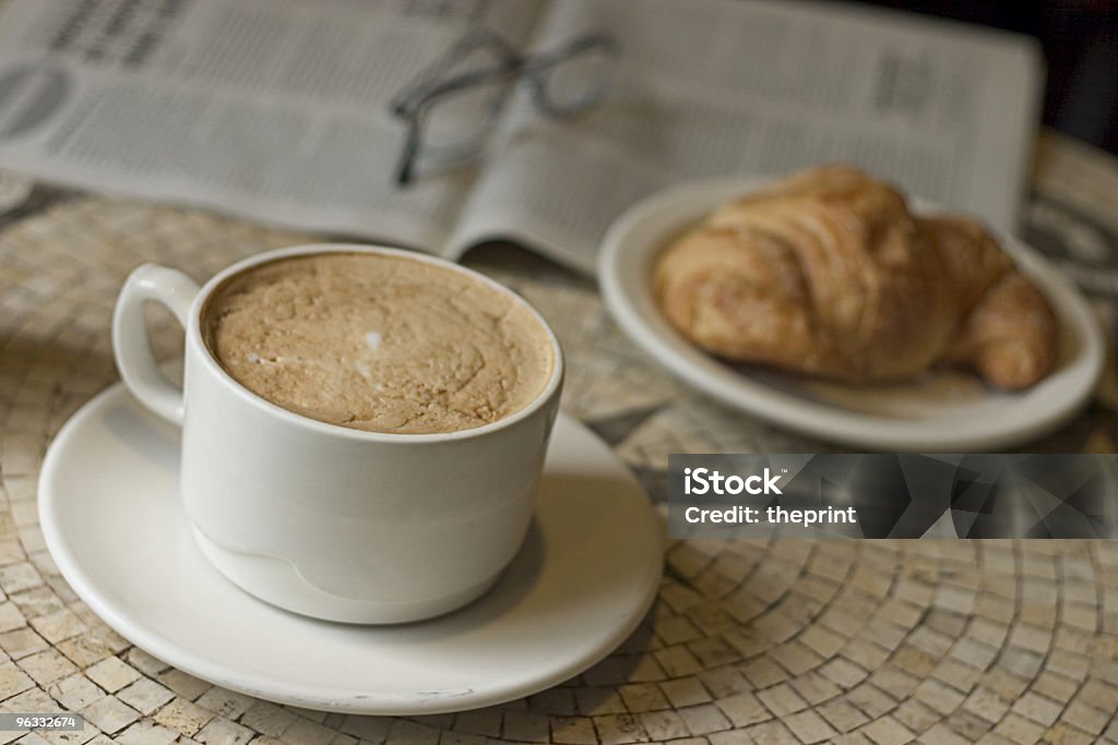 Francuskie śniadanie - Zbiór zdjęć royalty-free (Bar kawowy)