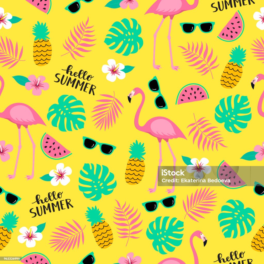 Verão sem costura bonito padrão colorido com flamingo, abacaxi, folhas tropicais, melancia, flores, óculos de sol em fundo amarelo. - Vetor de Verão royalty-free