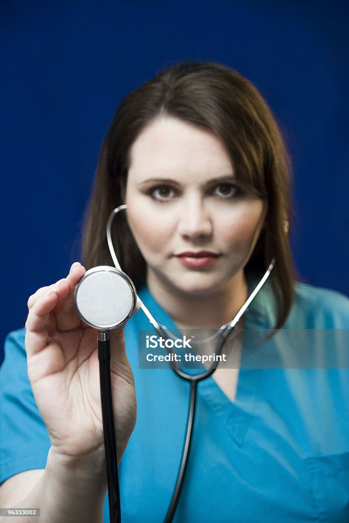 Permítanme que escuchar - Foto de stock de Asistencia sanitaria y medicina libre de derechos