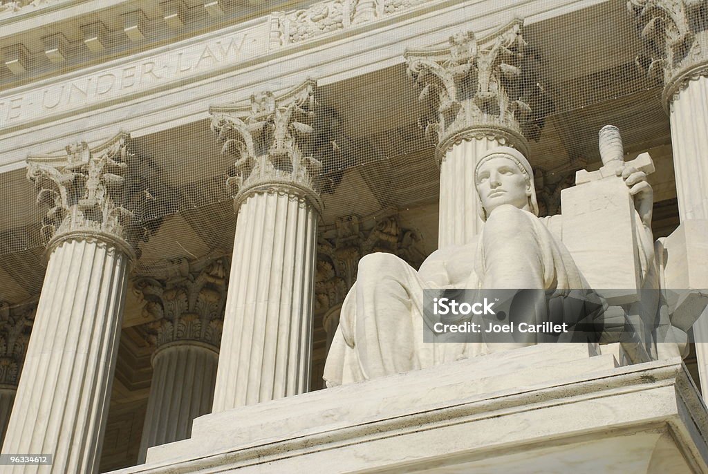 Estátua no U.S. Supremo tribunal - Foto de stock de Supremo tribunal royalty-free