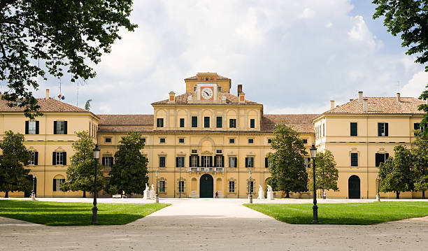 palacio ducal en parma. - parma italia fotografías e imágenes de stock