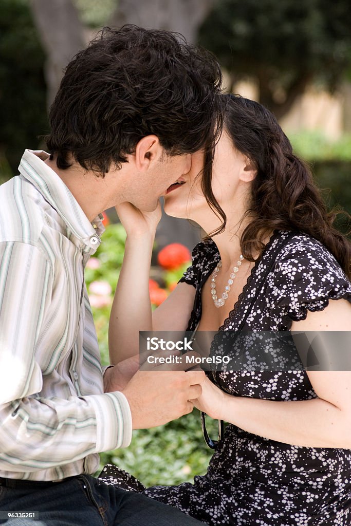 Casal beijando - Foto de stock de 30 Anos royalty-free