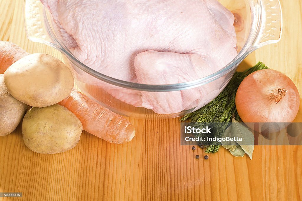 Zutaten für Hühnchen-Suppe - Lizenzfrei Bauholz-Brett Stock-Foto