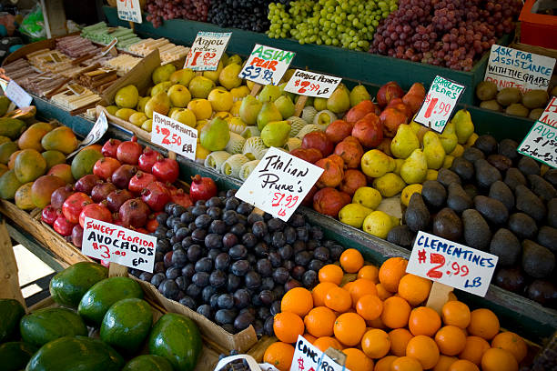 istock Farmers Market 96337078