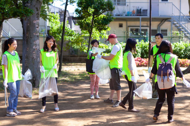 istock People cleaning public park 963385870