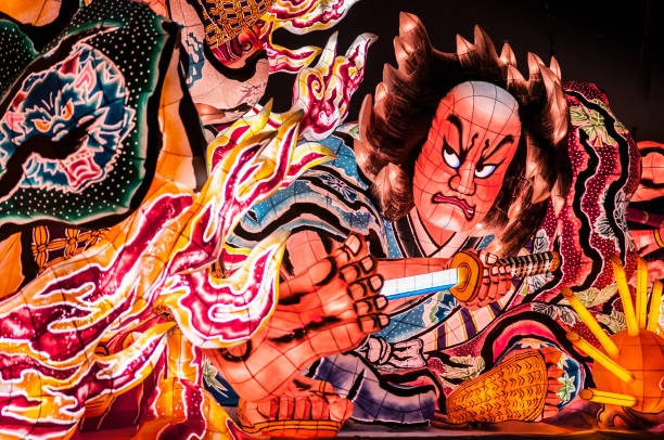 riesige beleuchtete laterne nebuta laterne float von nebuta matsuri in nebuta warasse, aomori, japan - präfektur aomori stock-fotos und bilder