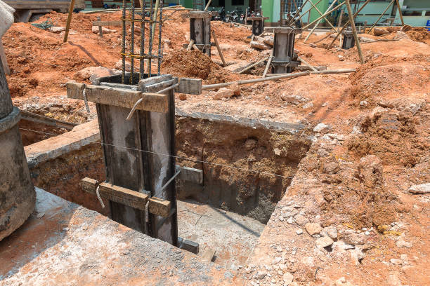 istock Wooden formwork concrete of column 963392332