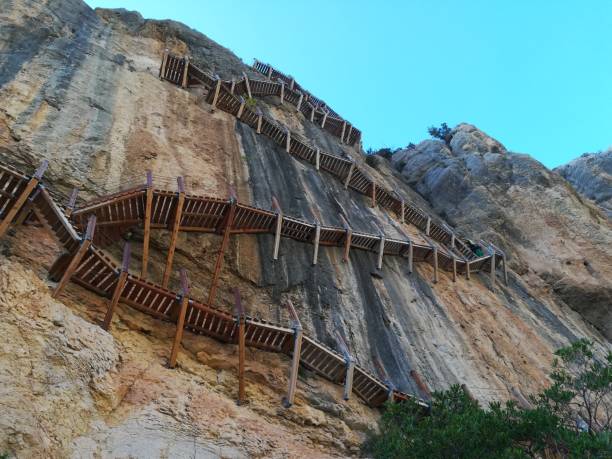 escaleras 드 montfalcó - stone nature eroded cliff 뉴스 사진 이미지