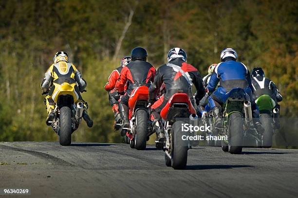 Wyścig Motocyklowy - zdjęcia stockowe i więcej obrazów Motocykl - Motocykl, Sport, W rzędzie