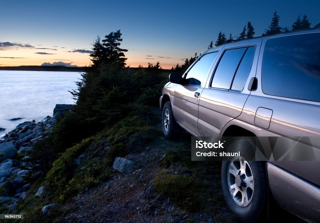 Veículo utilitário esportivo 4 x 4 - Foto de stock de 4x4 royalty-free