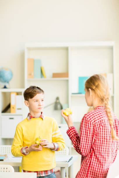 istock Lunch of schoolkids 963510624