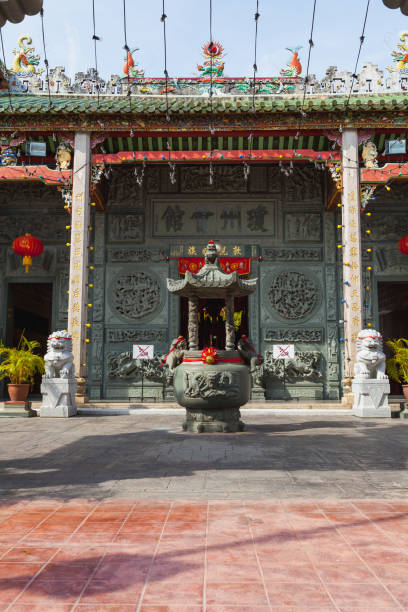 istock Penang Chinese temple 963525198