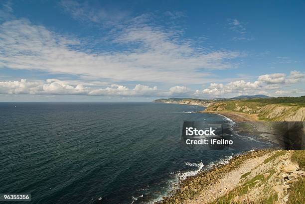 Costa Vascacosta De Vasco Foto de stock y más banco de imágenes de Acantilado - Acantilado, Aire libre, Azul real