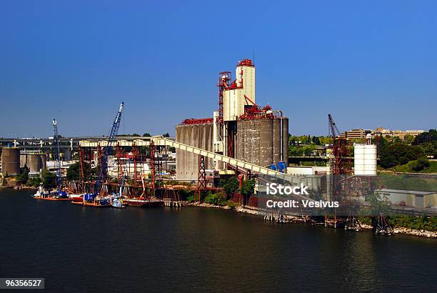 Industrial Cais Em Portland Oregon - Fotografias de stock e mais imagens de Docas - Docas, Portland - Oregon, Porto