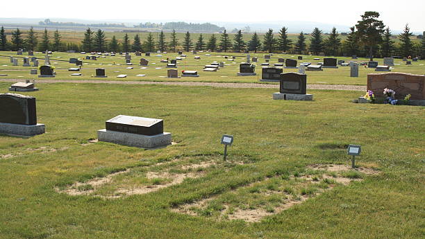 istock older and newer plots at rural cemetary 96358864