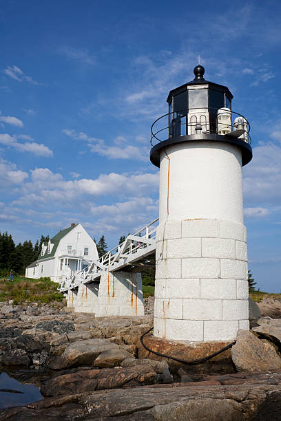 faro - lighthouse marshall point lighthouse beacon maine foto e immagini stock