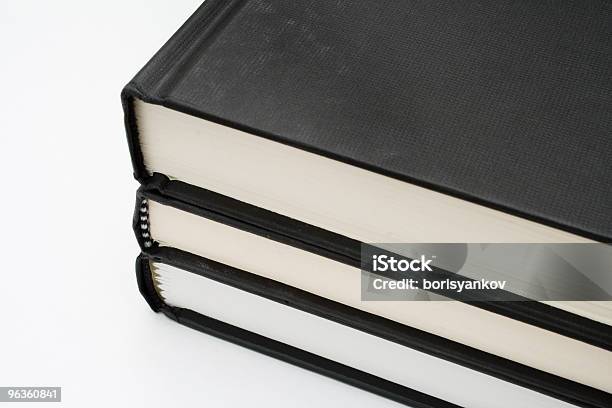 Libros Foto de stock y más banco de imágenes de Aprender - Aprender, Blanco - Color, Cerrado