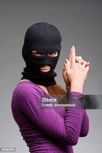 Photo libre de droit de Masked Femme Criminel banque d'images et plus d'images libres de droit de Voleur - Voleur, Femmes, Portrait - Image