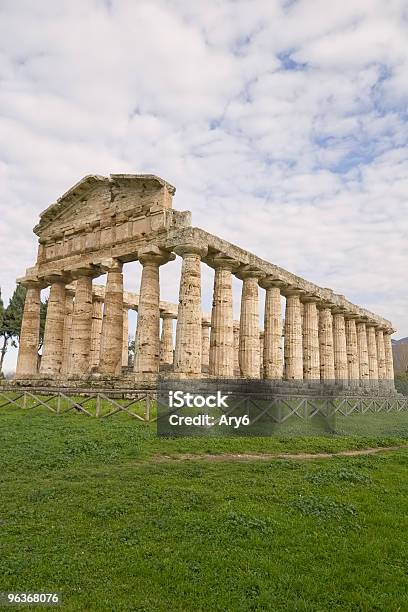 Tempio Di Atena Paestum Italia - Fotografie stock e altre immagini di Antica Grecia - Antica Grecia, Antica Roma, Archeologia